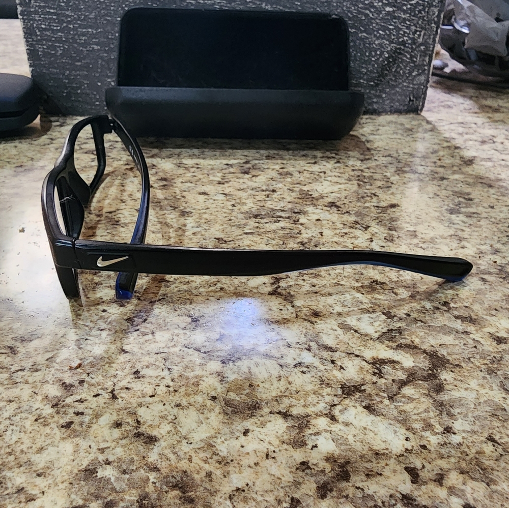 Nike Frames - image 3